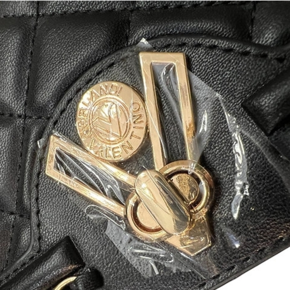 Elegant Black Quilted Chain Bag - Picture 8 of 16